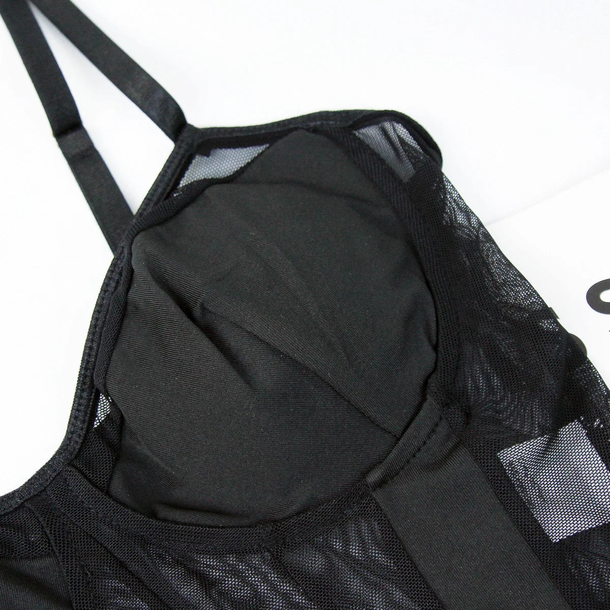 Corset bodysuit contour decollete structure noir - detail tissu - Maison Movai